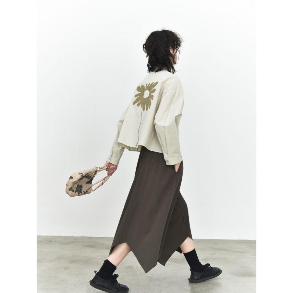 現+預 日系穿搭 撞色花朵貼布長袖襯衫 小眾設計文藝上衣 *3色 | kukuta-細節圖2