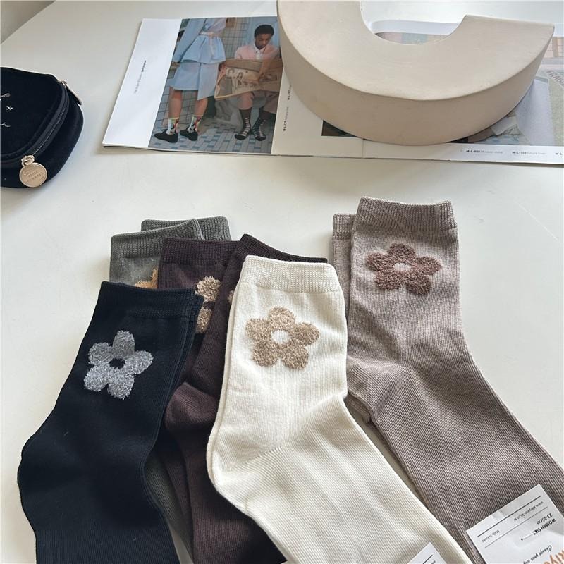 現+預 正韓🇰🇷 花朵中筒襪 kikiyasocks棉襪 *5色 | kukuta-細節圖3