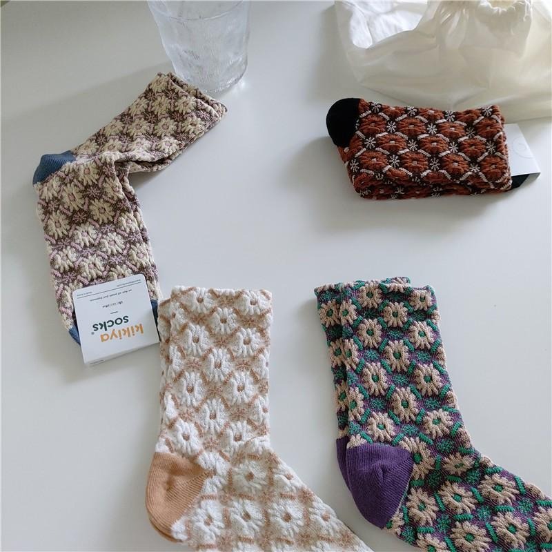 現+預 正韓🇰🇷  復古立體花朵中筒襪 kikiyasocks棉襪 *5色 | kukuta-細節圖4