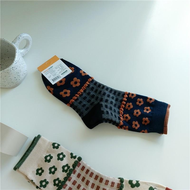 現+預 正韓🇰🇷 立體拼色花朵中筒襪 kikiyasocks棉襪 *4色 | kukuta-細節圖3
