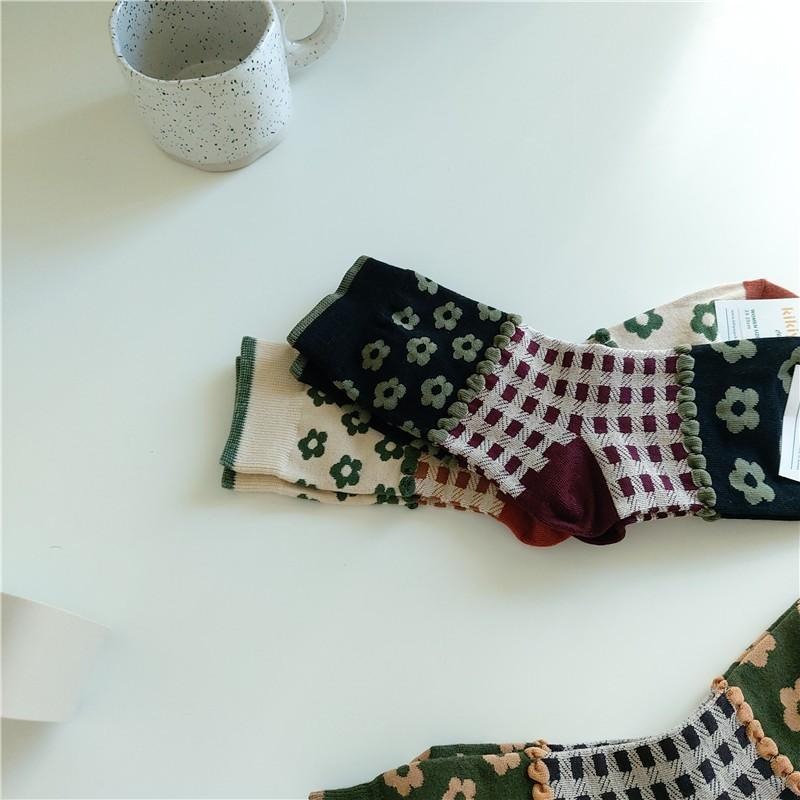 現+預 正韓🇰🇷 立體拼色花朵中筒襪 kikiyasocks棉襪 *4色 | kukuta-細節圖7