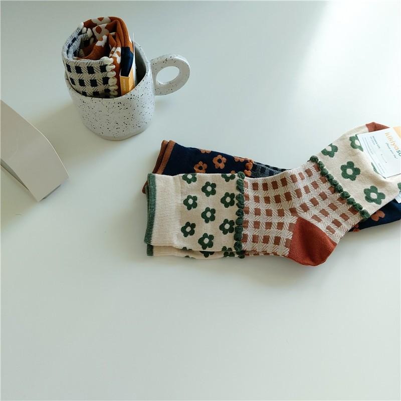 現+預 正韓🇰🇷 立體拼色花朵中筒襪 kikiyasocks棉襪 *4色 | kukuta-細節圖8