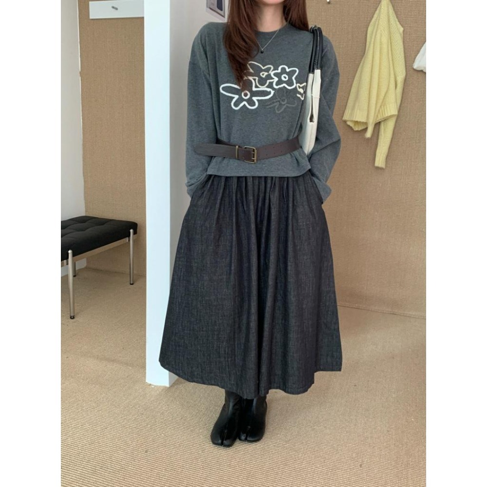 休閒百搭 圓領刺繡短版T 花朵設計上衣 *2色 | kukuta-細節圖5