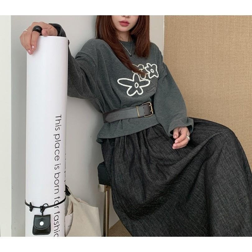 休閒百搭 圓領刺繡短版T 花朵設計上衣 *2色 | kukuta-細節圖7