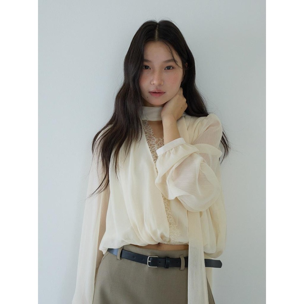 約會出遊 蕾絲V領飄帶上衣 短版氣質透膚襯衫 *2色 | kukuta-細節圖3