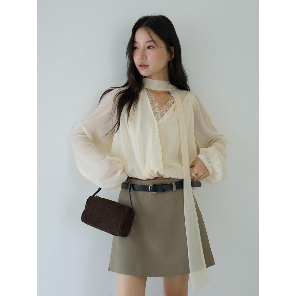 約會出遊 蕾絲V領飄帶上衣 短版氣質透膚襯衫 *2色 | kukuta-細節圖8