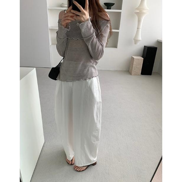 現貨 一字肩木耳花邊微透上衣*2色 | kukuta-細節圖3