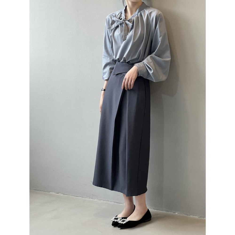 現+預 法式氣質V領系帶上衣*2色 | kukuta-細節圖3