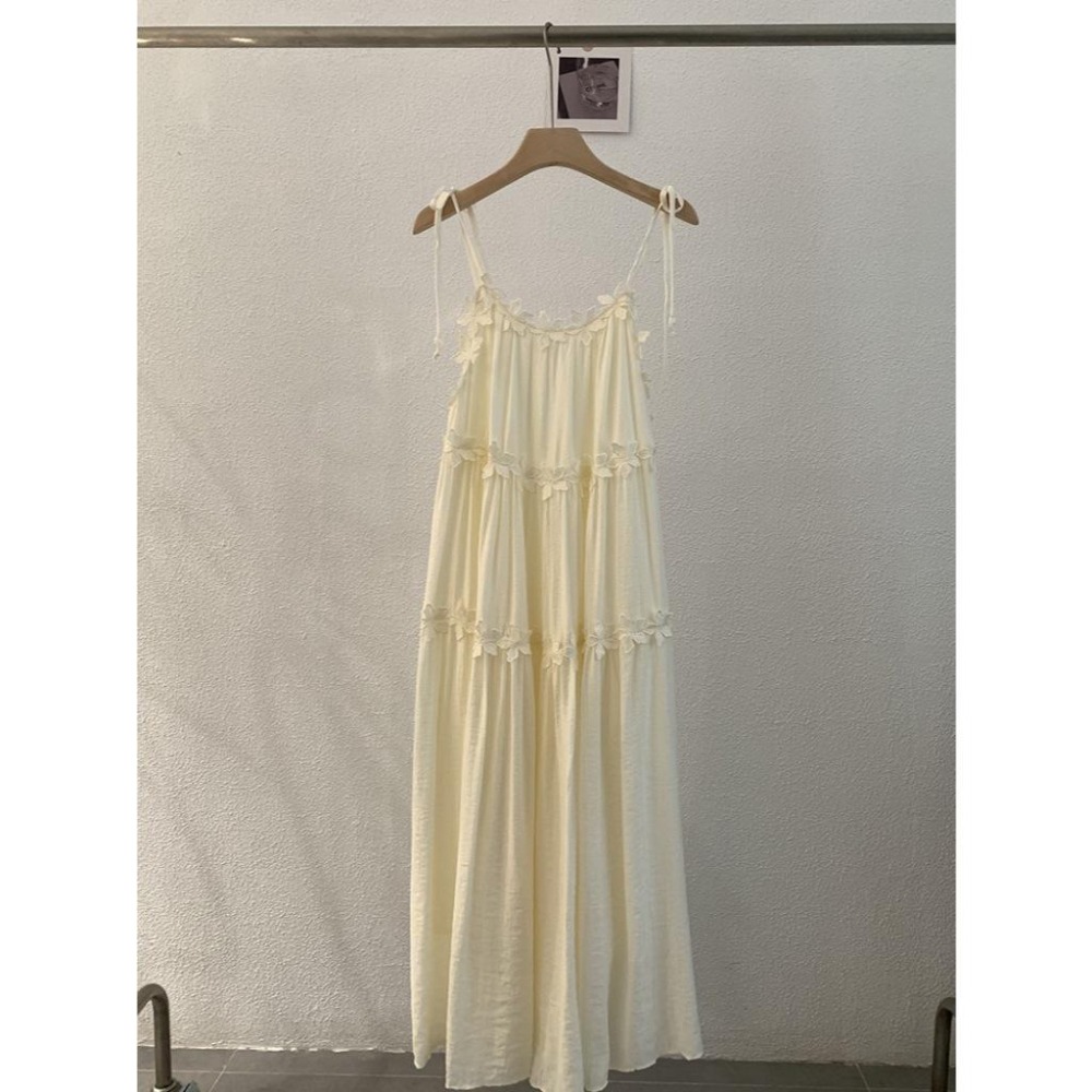 現貨 度假風立體花朵吊帶裙*2色 | kukuta-細節圖9