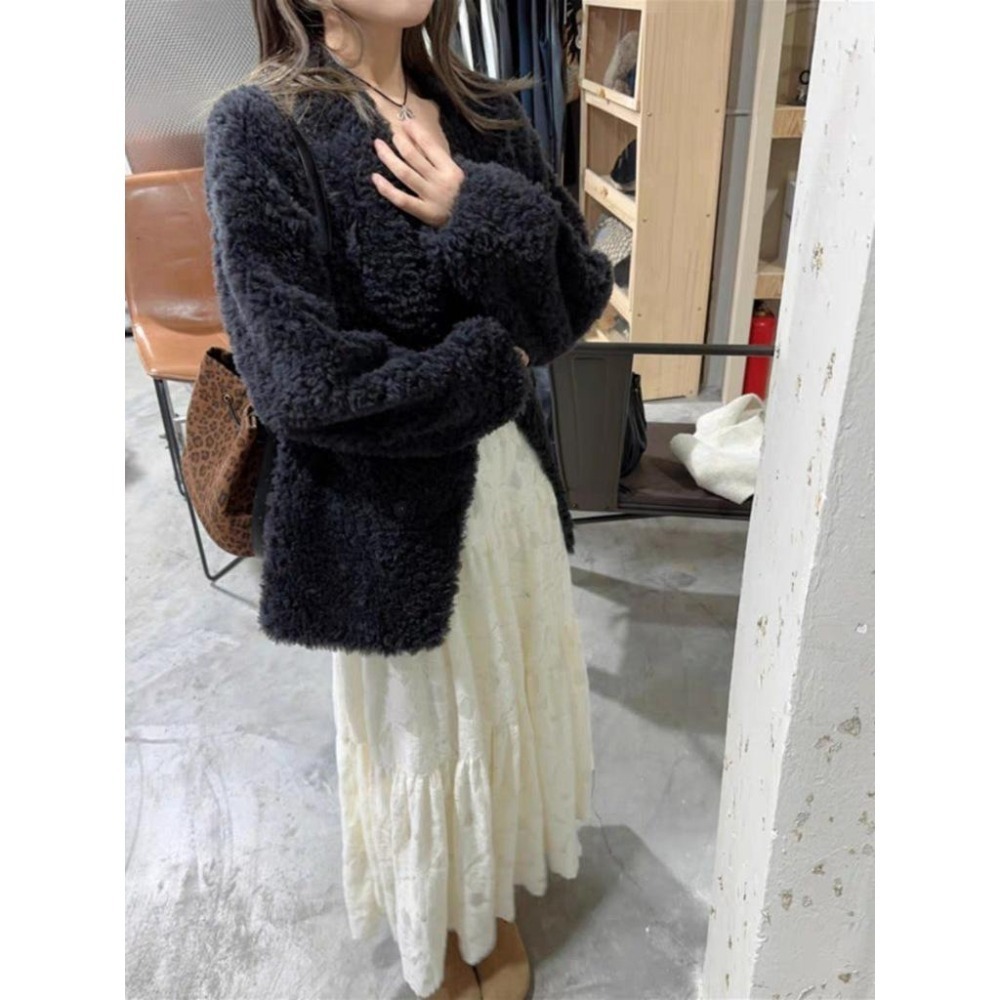 現+預 氣質顯瘦 百搭蕾絲磨毛半身裙 *2色 | kukuta-細節圖5