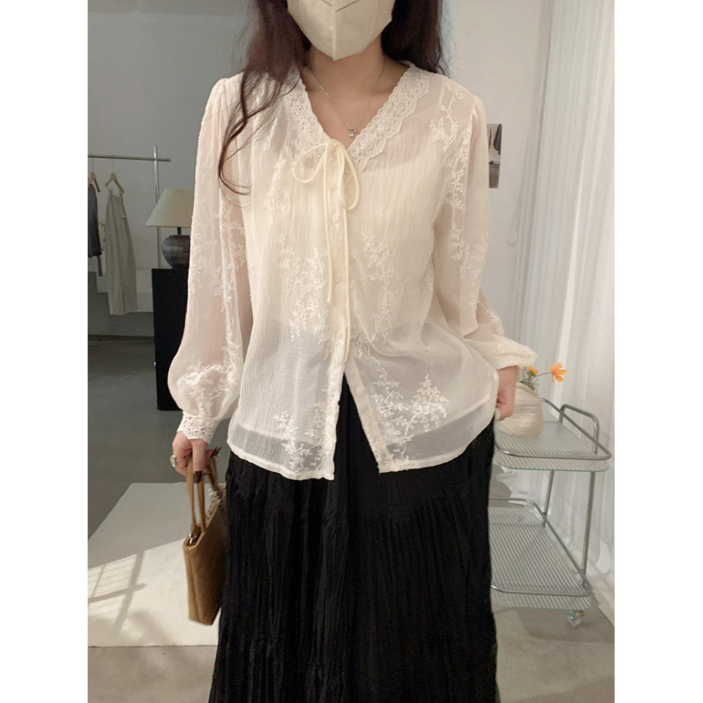 氣質百搭 V領蕾絲刺繡綁帶長袖上衣 *2色 | kukuta-細節圖5
