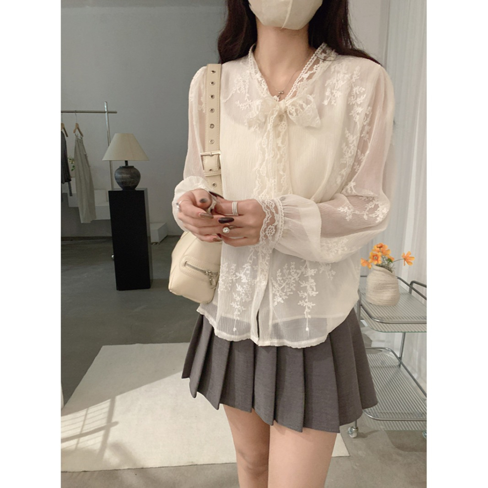 氣質百搭 V領蕾絲刺繡綁帶長袖上衣 *2色 | kukuta-細節圖7