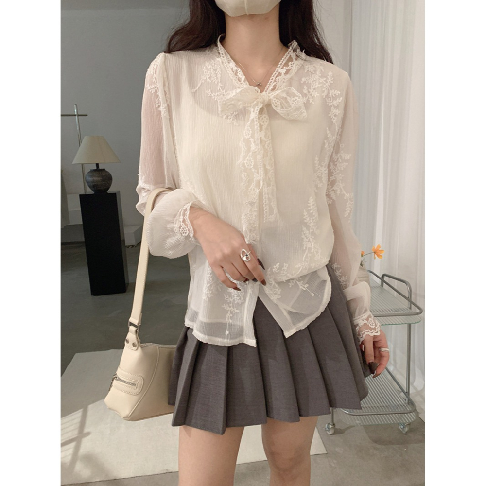 氣質百搭 V領蕾絲刺繡綁帶長袖上衣 *2色 | kukuta-細節圖8