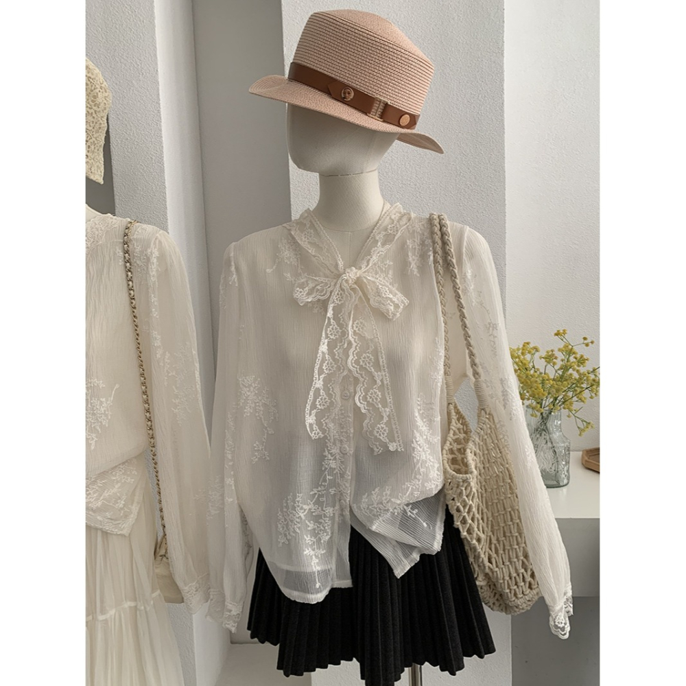 氣質百搭 V領蕾絲刺繡綁帶長袖上衣 *2色 | kukuta-細節圖11