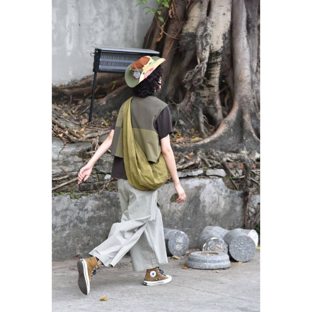 設計款撞色拼接工裝背心 日系復古馬甲背心 *2色 | kukuta-細節圖5