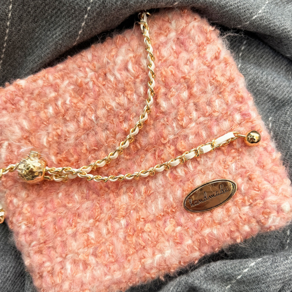 《姿物所》【羊毛毛手機包】珊瑚粉毛毛・手機包/小金球包/手工編織包-細節圖7