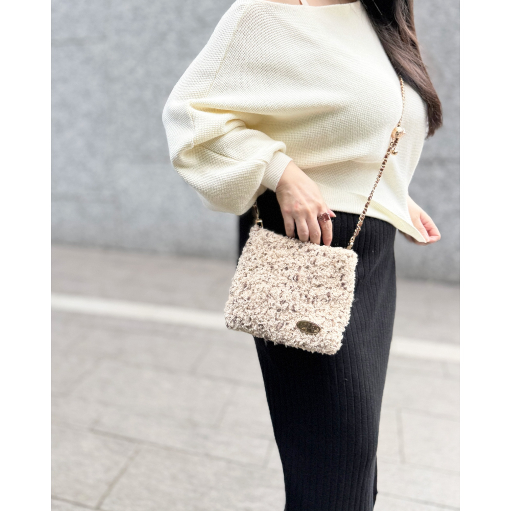 《姿物所》【羊毛毛手機包】提拉米蘇・手機包/小金球包/手工編織包-細節圖3