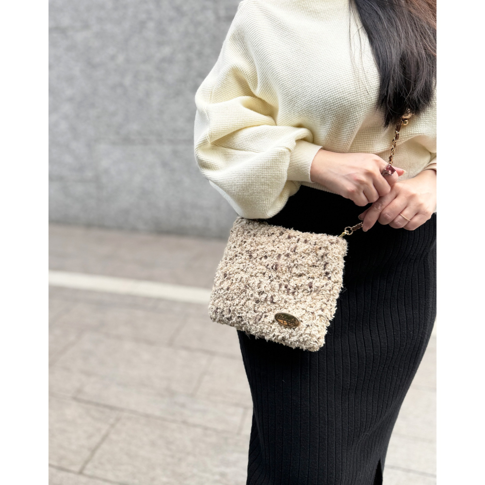 《姿物所》【羊毛毛手機包】提拉米蘇・手機包/小金球包/手工編織包-細節圖4