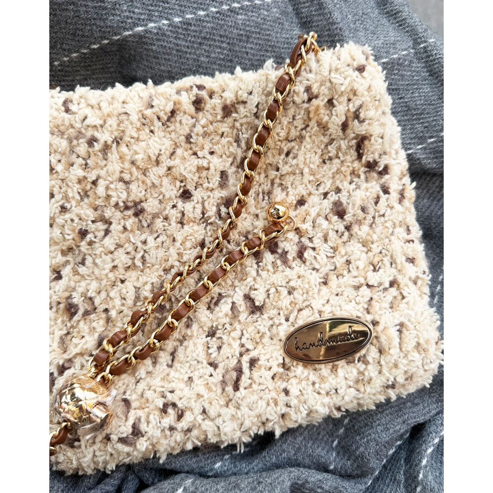 《姿物所》【羊毛毛手機包】提拉米蘇・手機包/小金球包/手工編織包-細節圖7