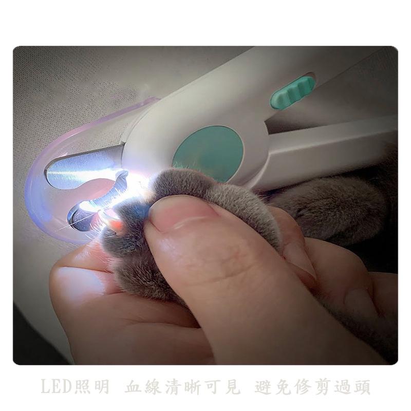 現貨🔴熱銷破千 LED 寵物指甲剪 寵物 LED指甲剪 寵物LED指甲剪 燈剪 LED燈剪 寵物燈剪 指甲剪  寵物用品-細節圖2