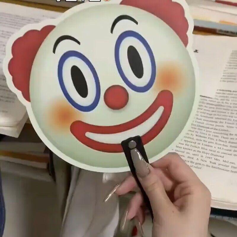 台灣現貨 小丑扇子 我是小丑 小丑是我 小紅書同款頭目JOKER的頂樑柱小丑面具扇子學生ins搞怪便攜網紅扇-細節圖3