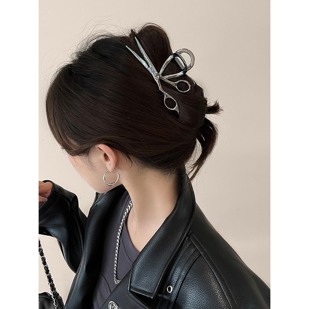 現貨 設計師原創 剪刀髮夾 剪刀鯊魚夾 金屬髮夾 髮飾品 剪刀 鯊魚夾 髮夾 時尚 流行 抓夾 禮物 創意 造型鯊魚夾-細節圖2