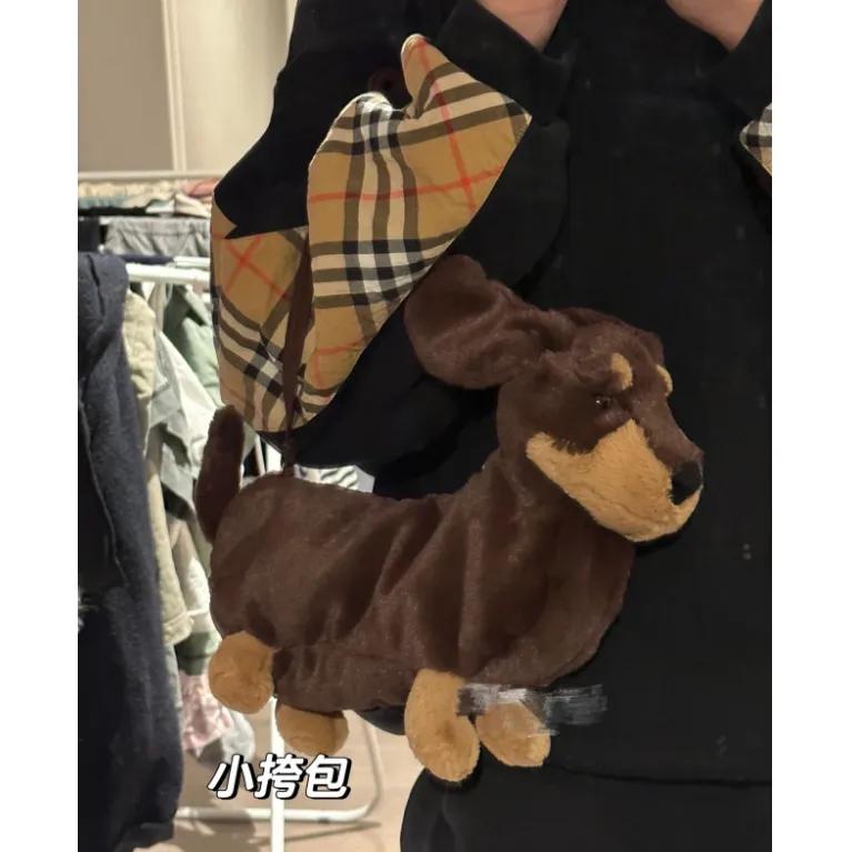 台灣現貨+發票 新款臘腸狗包 造型包 臘腸狗 毛絨公仔臘腸狗西高地小狗玩偶斜挎包單肩包玩偶包 狗狗包 寵物包 包包-細節圖3