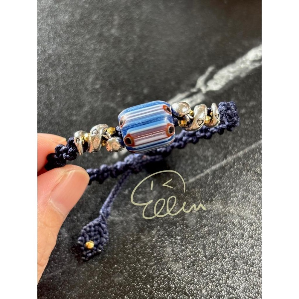 尼泊爾雪弗蘭湖水藍琉璃珠配飾 深藍色系蠟線編織手繩/手鍊/編繩/扣式 可微調整長度 單尾伸縮 B044-細節圖3