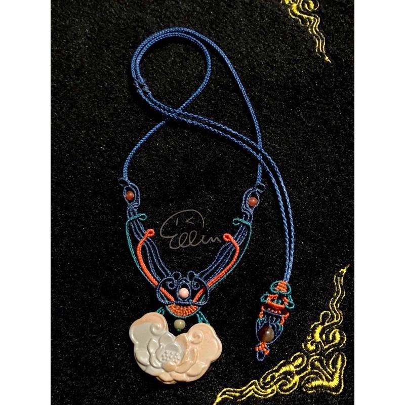 海洋石 荷花如意鎖雕刻墜飾 蠟線編織套鍊/項鍊/項鏈/項鍊繩/編繩/菊花石 墜飾不可拆 N01-細節圖3