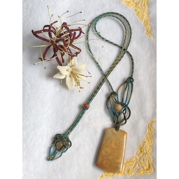 珊瑚玉 大黃花 無事梯形牌墜 蠟線編織套鍊/項鍊/項鏈/頸鏈/編繩/菊花石 無飾牌 墜飾不可拆 N16-細節圖3