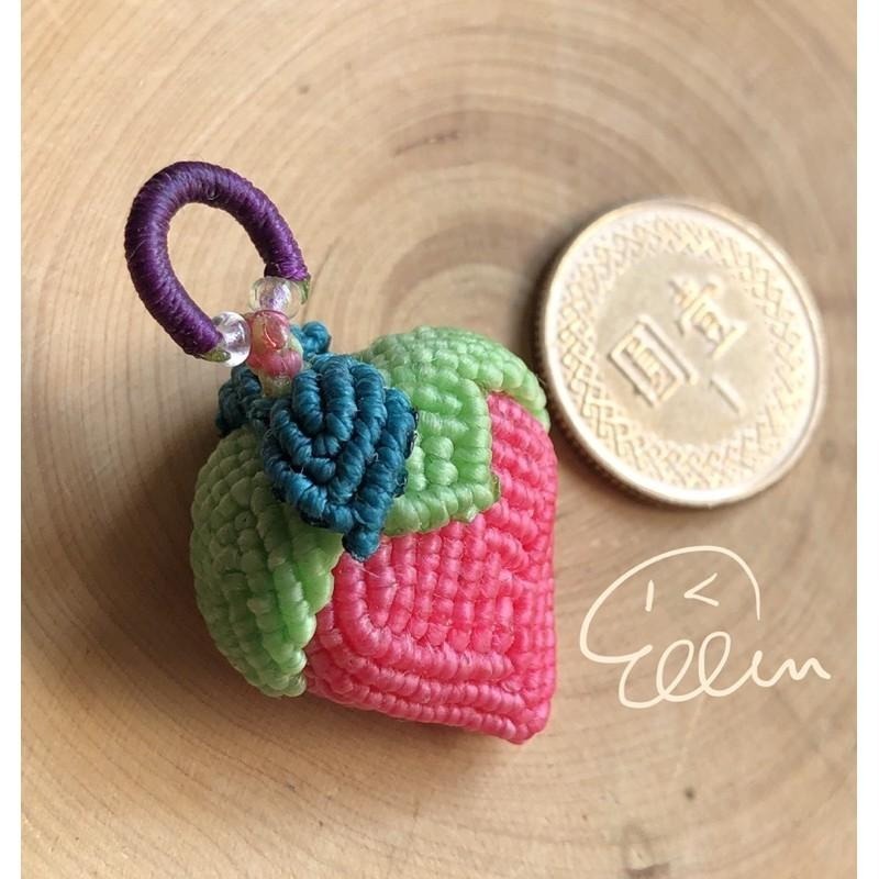 紅草莓🍓  蠟線編織 吊飾/墜飾/吊墜/編繩 P04-細節圖2