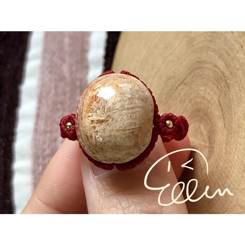 珊瑚玉橢圓蛋面造型 紅色系蠟線編織戒指/編繩/菊花石 龜背-細節圖2