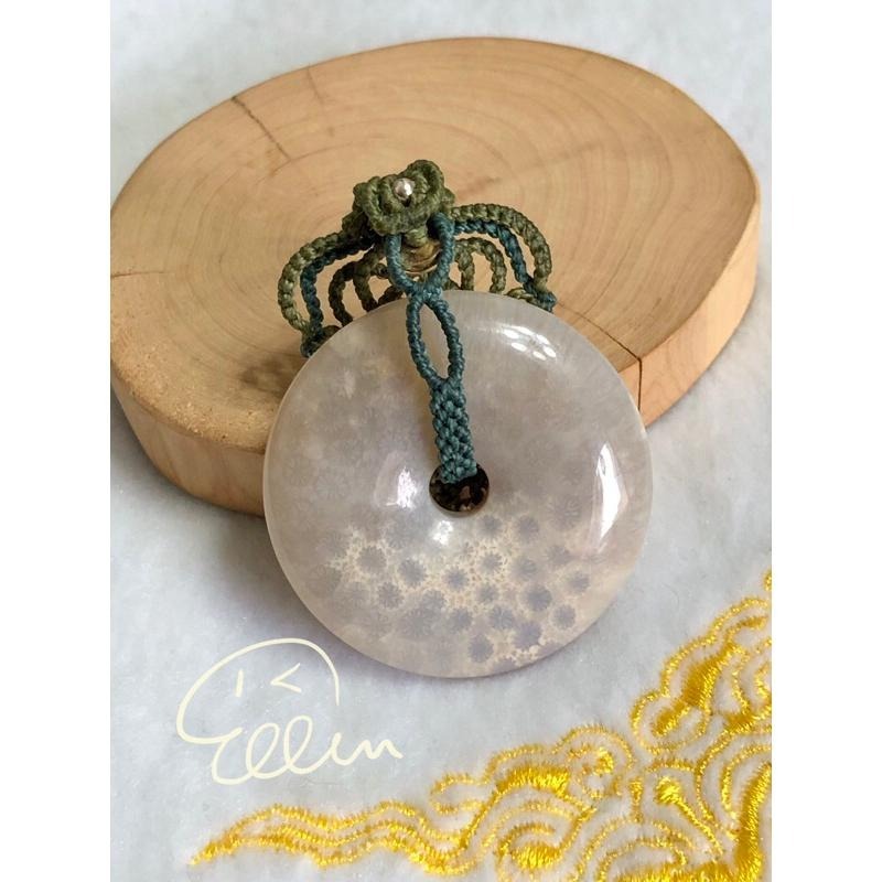 珊瑚玉 紫灰透料小花 大平安扣 可拆式墜頭設計 蠟線編織套鍊/項鍊/項鏈/項鍊繩/編繩/菊花石 N08-細節圖5