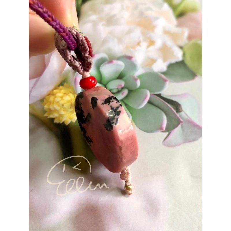 薔薇輝 立體玫瑰花牌  蠟線編織墜飾/吊墜/吊飾/編繩/玫瑰石 不含項鍊 P09-細節圖4