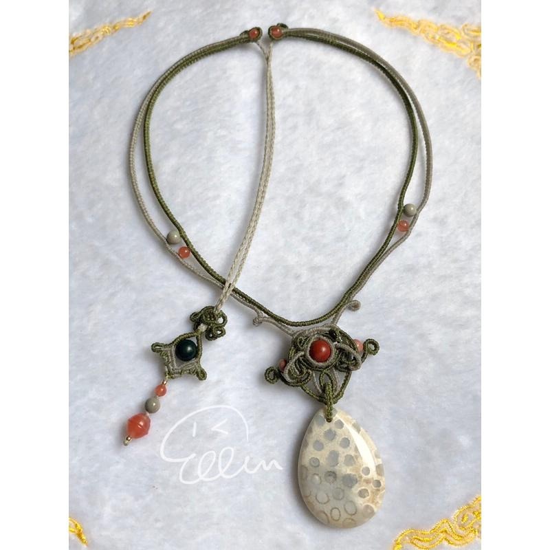 珊瑚玉 小花朵朵 透光水滴墜 古風墜飾 蠟線編織套鍊/項鍊/項鏈/項鍊繩/頸圈/編繩/菊花石 墜飾不可拆 N11-細節圖2