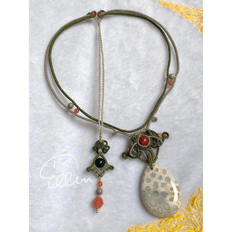 珊瑚玉 小花朵朵 透光水滴墜 古風墜飾 蠟線編織套鍊/項鍊/項鏈/項鍊繩/頸圈/編繩/菊花石 墜飾不可拆 N11-細節圖3