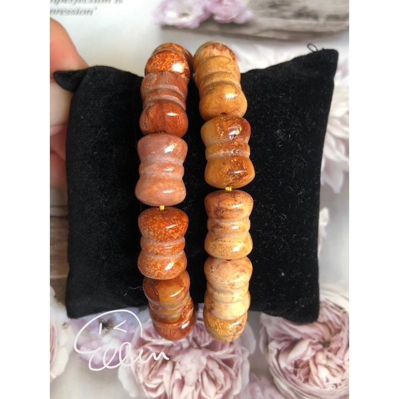 珊瑚玉 雙圓頭似蝴蝶結 造型手串/手珠/偏深紅 偏橘黃 兩款/大器 有份量 彈性線 B610-細節圖4