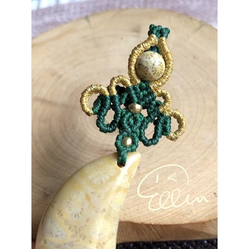 珊瑚玉 月兒墜 蠟線編織墜飾/吊飾/吊墜/編繩/彎月雕刻 P20-細節圖3