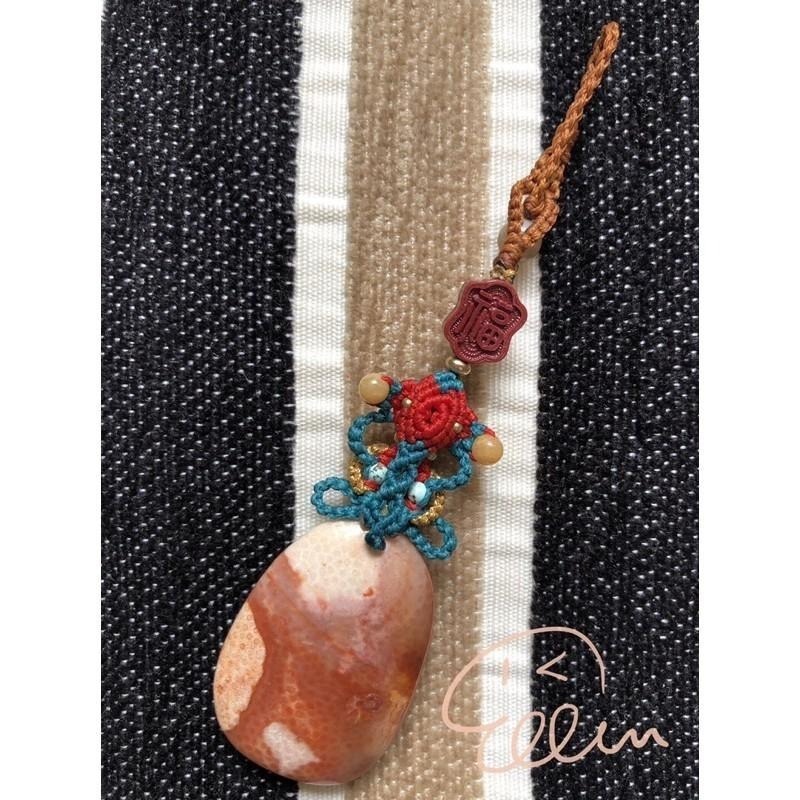 珊瑚玉 可愛蛇雕刻  生肖墜飾 蠟線編織掛件/包掛/掛飾/菊花石 G36-細節圖2