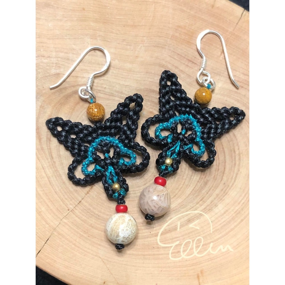 珊瑚玉珠 翩翩蝶影 蠟線編織耳環/耳勾/耳鉤/耳墜/編繩/菊花石 925純銀 E03-細節圖2