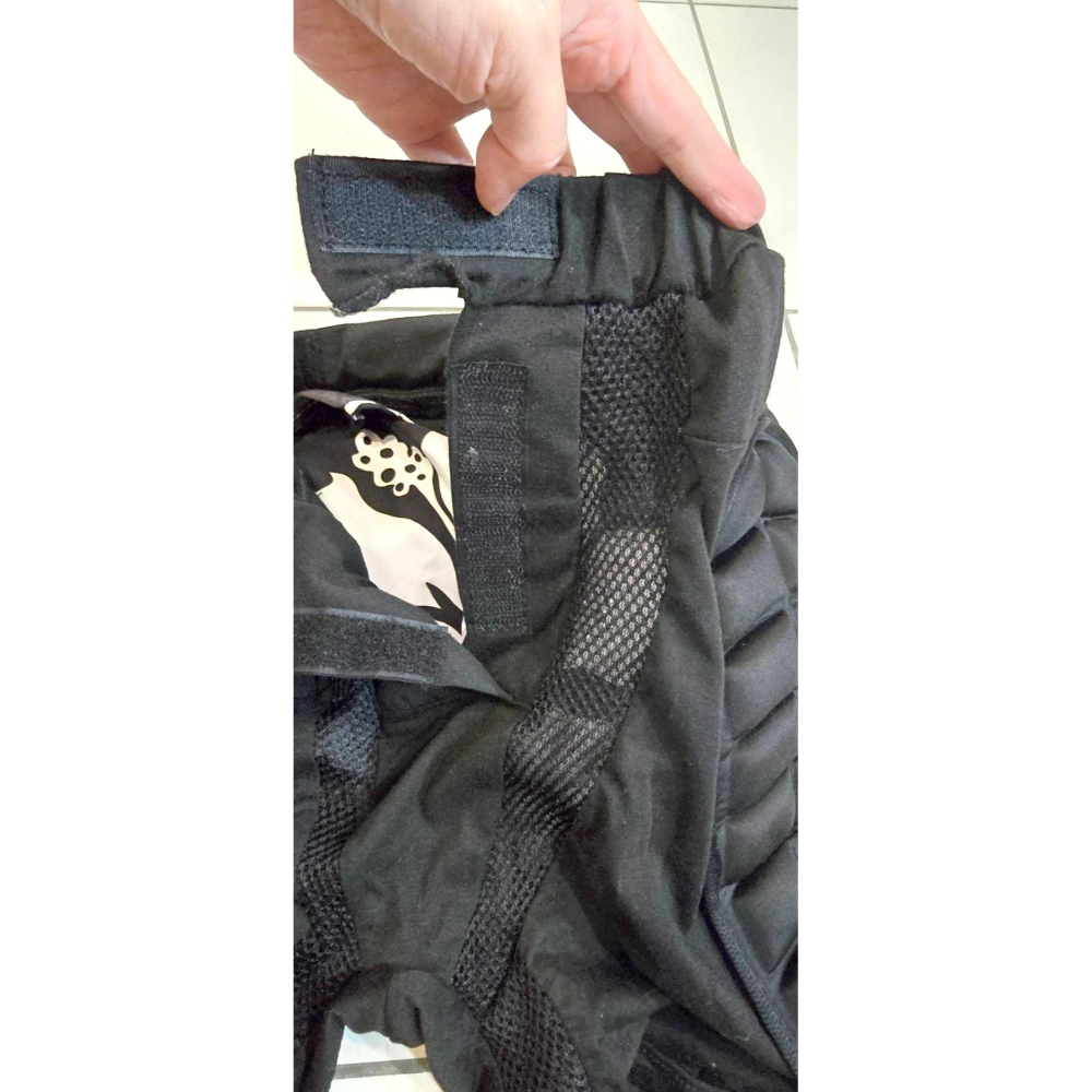 (二手商品)加厚防摔褲 滑雪防摔褲 直排輪防摔褲 滑雪護臀 運動護臀 成人兒童防摔褲-細節圖3