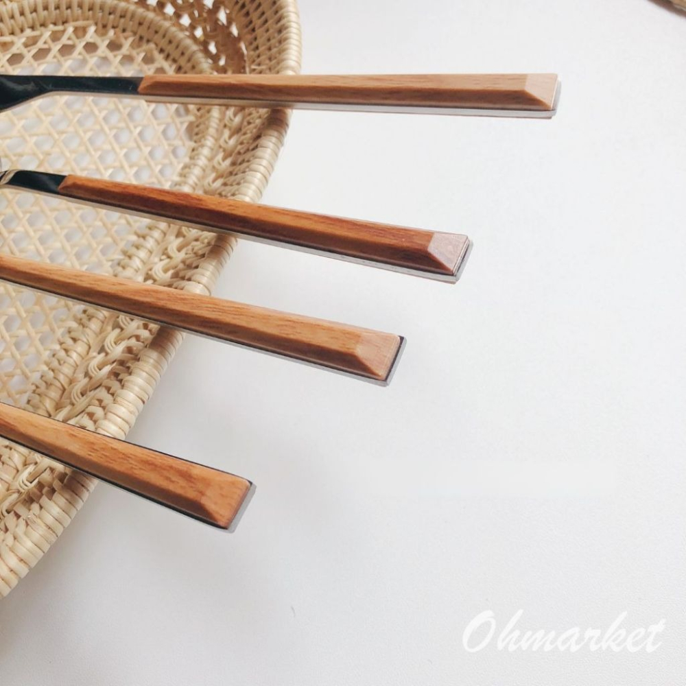 【生活市集】 韓系仿木柄西餐餐具 不鏽鋼餐具 不鏽鋼長柄餐具 西餐刀 刀叉 環保 餐具筷子湯匙牛排刀西餐餐具-細節圖3