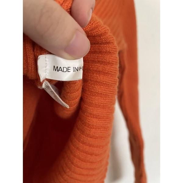 二手九成新Uniqlo 風長袖橘色亮色上衣香港製 簡約 素色 純色-細節圖4