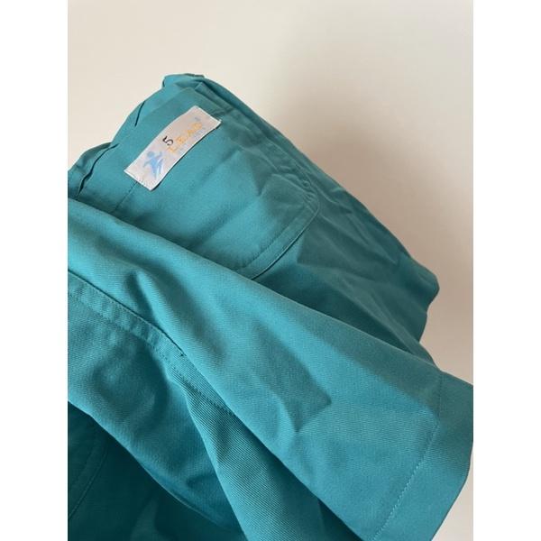 二手 LEAD 綠色短褲 純色 素色 簡約-細節圖2