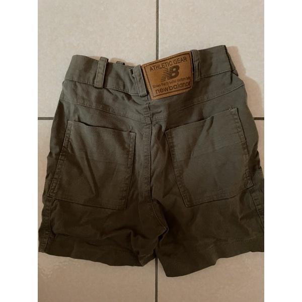 九成新二手童裝new balance 短褲 深綠 簡約 百搭 素色 純色 Uniqlo 風-細節圖3