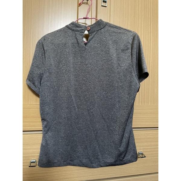 九成新二手男童裝 US METY 短袖灰色上衣 素色 純色-細節圖2