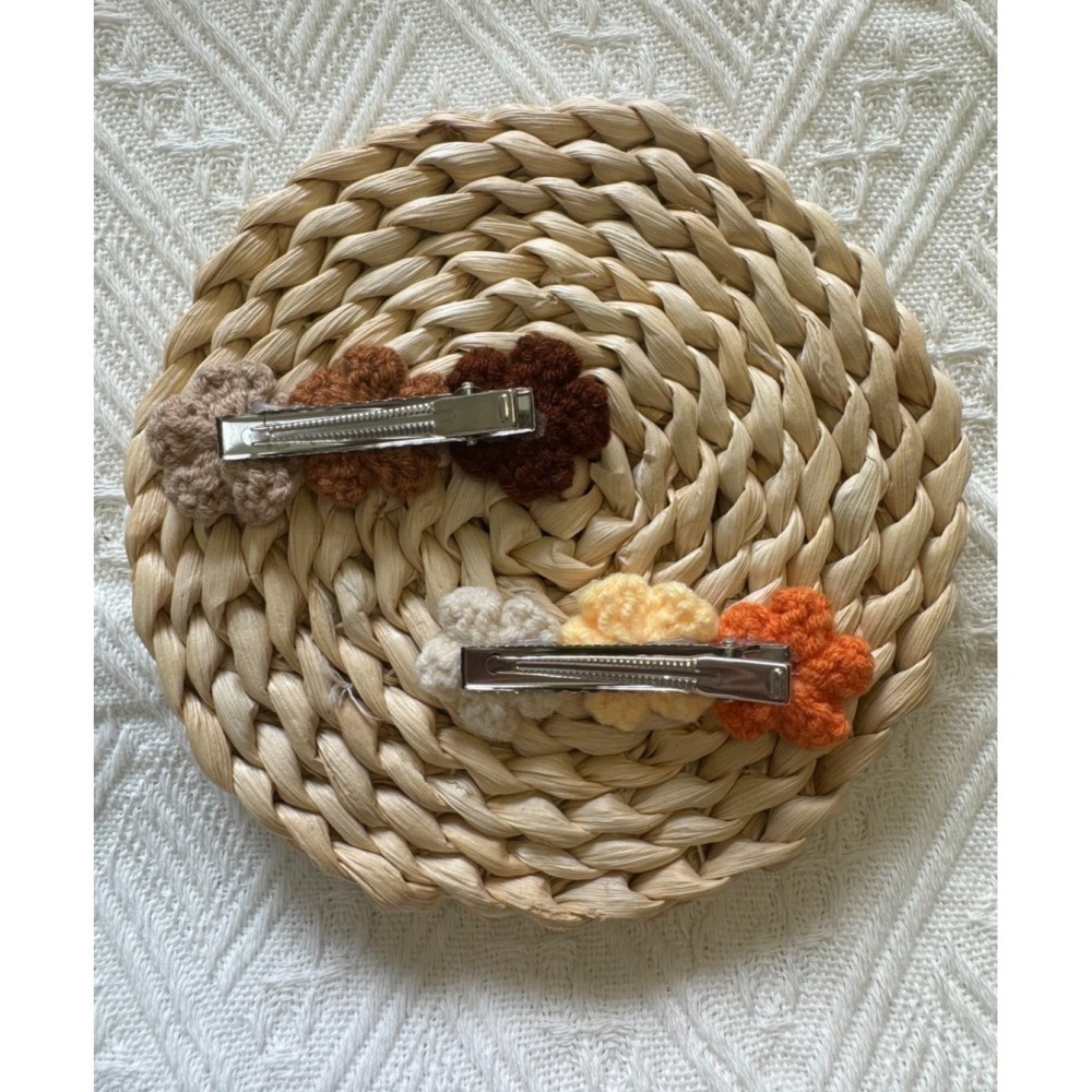 編織手作髮夾  小珍珠小花髮夾(三朵) 毛線手作髮夾-細節圖4