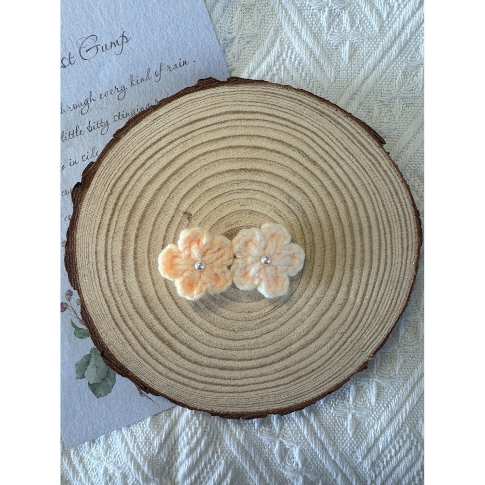 編織手作髮夾 小珍珠小花髮夾(兩朵) 毛線手作髮夾-規格圖3