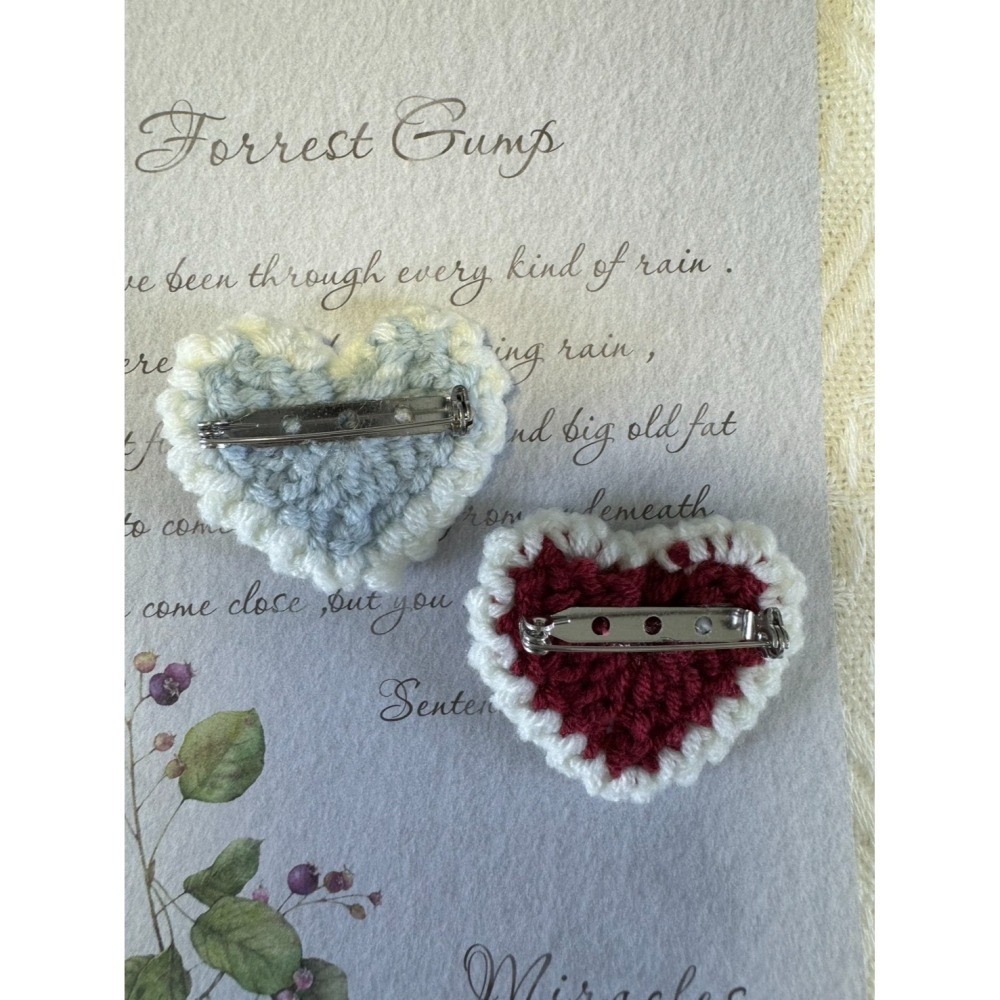 毛線裝飾別針  雙色珍珠愛心別針 安全別針 手作編織別針-細節圖3