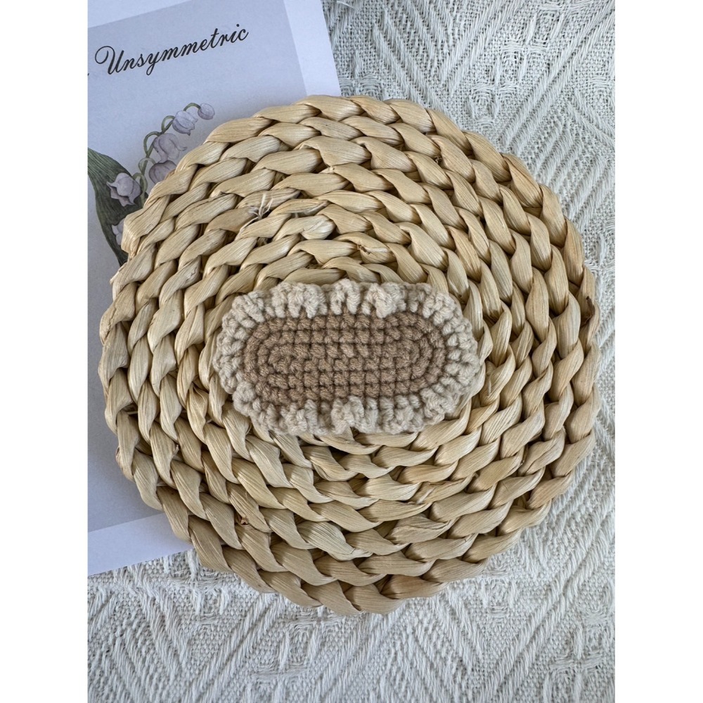 咖啡色底＋杏色邊框